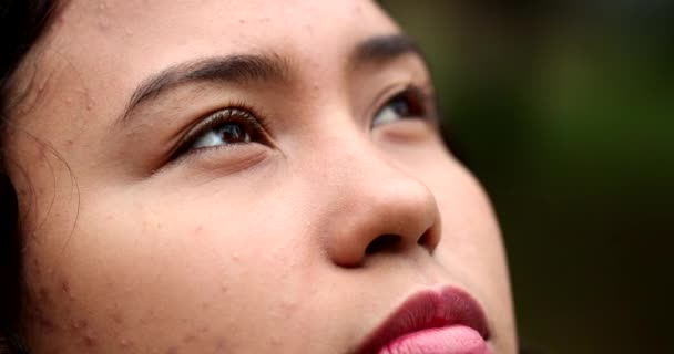 Hispanic Young Woman Face Looking Sky Hope Faith — 비디오