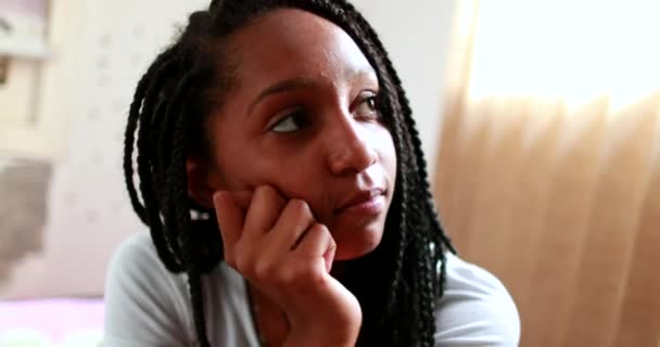 Pensive African Teen Girl Candid Casual Young Woman Thinking Room — Stockvideo