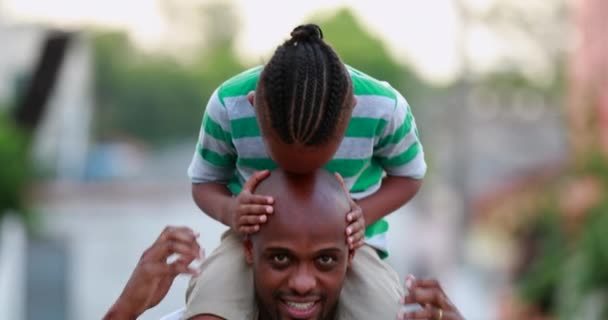 African Father Son Bonding Kid Kissing Dad Bald Head Child — Stockvideo