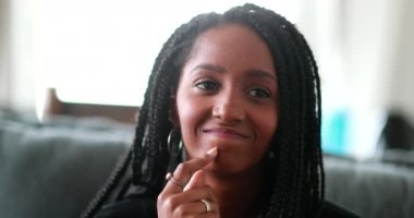 Siyahi genç kızın bir fikri var, Afrikalı ergen Eureka anı