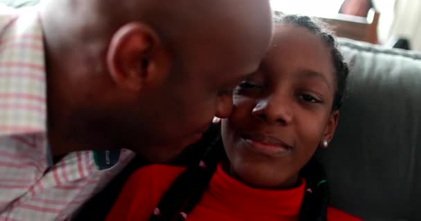 Father Kissing Teen Black Adolescent Daughter Cheek — Stok Video