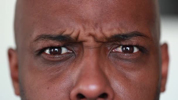 African Man Shock Reaction Close Black Guy Eyes Surprise — 图库视频影像