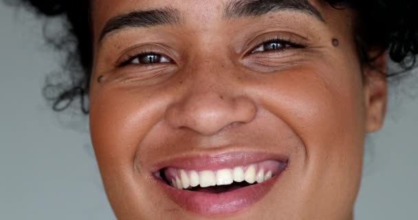 Young Black Woman Macro Close Face Looking Camera Smiling — Vídeo de Stock