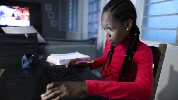 Black Teen Girl Studying Home Front Computer Laptop — Stockvideo