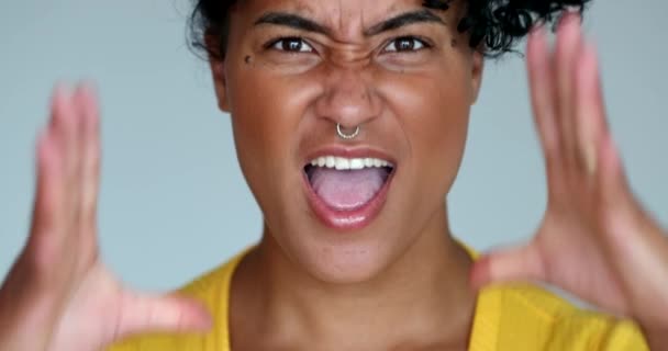 Close Black Woman Face Yelling Camera — Video