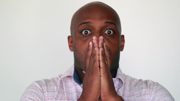 Mixed Race Shock Reaction Black African Person Reacting Unbelief — Vídeo de stock