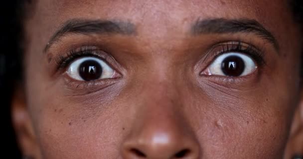 Disturbed Black African Woman Opening Eyes Reacting Horror Shock Terror — Stockvideo