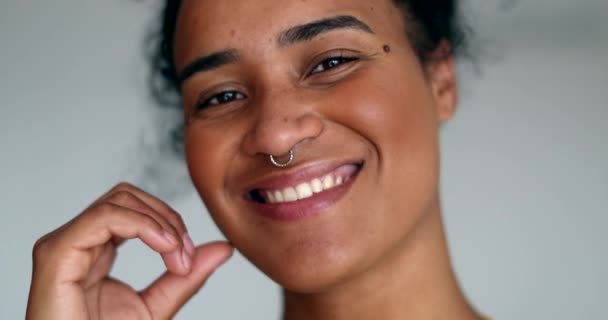 Young Black Mixed Race Brazilian Girl — Vídeo de Stock