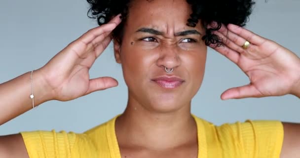 Mujer Negra Sacudiendo Cabeza Negación — Vídeo de stock
