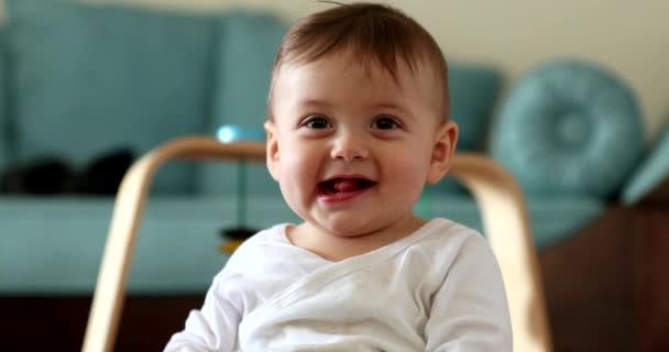 Cara Bebê Feliz Sorrindo Criança Infantil Retrato Sorriso Rindo — Vídeo de Stock