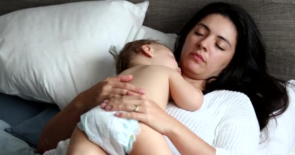 Casual Mother Baby Napping Lying Bed Infant Child Asleep Parent — Wideo stockowe