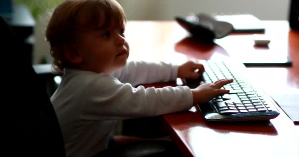 Baby Computer Desk Pretending Work Typing Keybaord One Year Old — Vídeos de Stock