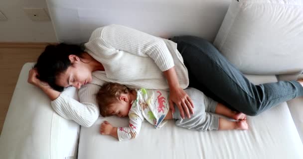 Mother Baby Sleeping Together Home Sofa — Vídeo de Stock