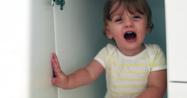 One Year Old Child Opening Closet Peeking Out — Stock videók