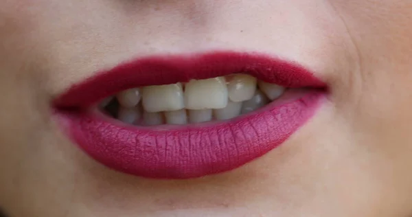 Lips Macro Close Detail Vrouw Draagt Rode Lippenstift Close Gezicht — Stockfoto