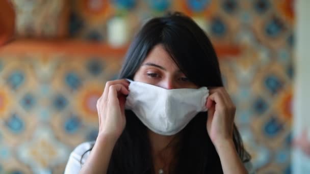 Woman Putting Face Mask Coronavirus Prevention Pandemic Outbreak — ストック動画