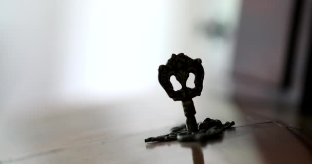 Hand Inserting Key Antique Furniture Close Person Removes Key — Vídeos de Stock