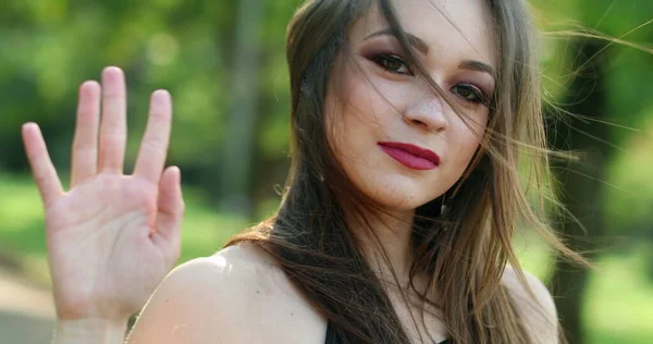 Pretty Girl Waving Hello Outdoor Park Camera — Stock Photo, Image