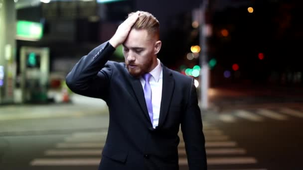 Angry Business Man Walking Sidewalk Night Feeling Frustration — Stockvideo