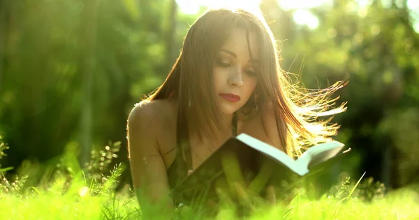 Woman Reading Book Lying Grass Park Pretty Girl Enjoying Story — Stock Photo, Image