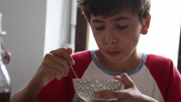 Preteen Boy Eating Breakfast Cereal Morning Breakfast — Stockvideo