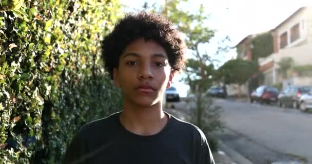 Mixed Race Kid Walking Sidewalk Street Young Boy Walks Outdoors — Videoclip de stoc