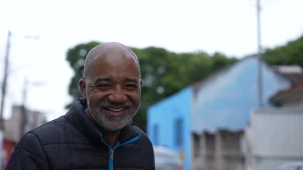 Портрет Счастливого Африканца Улыбающегося Лица — стоковое видео