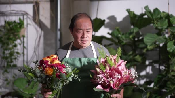 Florist Entrepreneur Holding Bouquet Flower Arrangement Ready Customer Delivery Portrait — Stockvideo