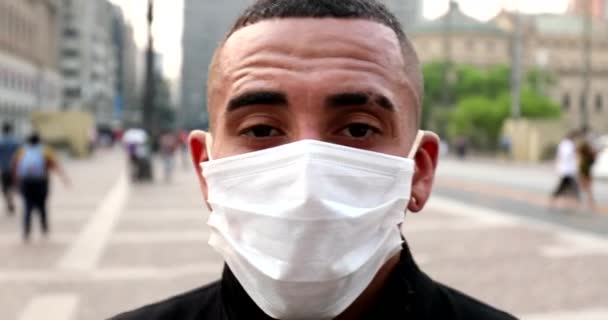 Hispanic Latin Mixed Race Man Putting Covid Face Mask — ストック動画