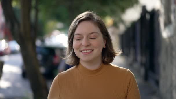 Portrait Happy Young Woman Walking City Sidewalk Millennial Girl 20S — Video Stock