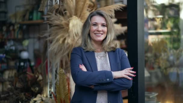 Middle Age Entrepreneur Smiling Standing Door Her Flower Shop Proud — Stok video