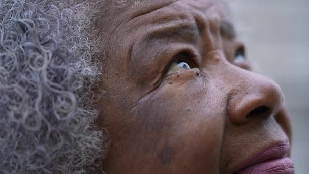 Senior African Woman Opening Eyes Sky Smiling Hope — Stock Video