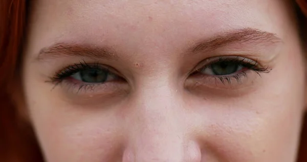 Closeup Redhead Woman Green Eyes — Stock Photo, Image