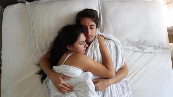 Young Couple Morning Bed Hugging Embrace Top View Perspective — Stock video