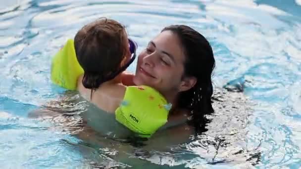 Mother Toddler Boy Swimming Pool Water Learning Swim — Vídeo de Stock