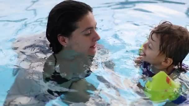 Mother Toddler Boy Swimming Pool Water Learning Swim — стоковое видео