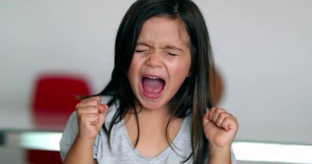 Upset Little Girl Yelling Feeling Angry — Αρχείο Βίντεο