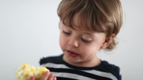 Toddler Eating Corn Cob One Year Old Baby Child Healthy — Stockvideo