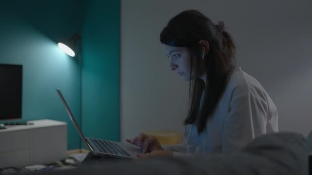 Woman Working Studying Night Front Laptop Computer — Vídeo de Stock