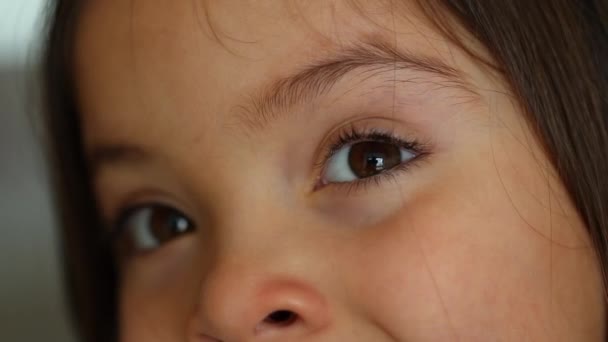 Happy Little Girl Opening Eyes Camera Feeling Pleased — 비디오