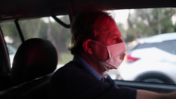 Older Person Stuck Traffic Wearing Surgical Face Mask — Αρχείο Βίντεο