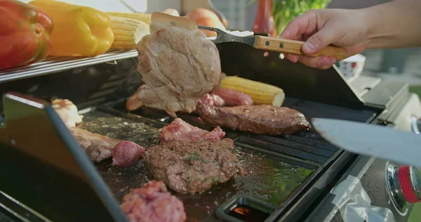 Young Man Preparing Meat Grill Summer Garden Party Barbecue Bbq — Stockfoto