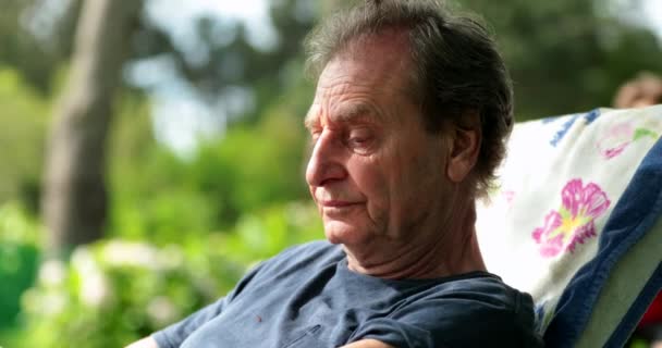 Retired Pensive Older Man Senior Man 70S Outdoors Thinking Contemplation — стоковое видео