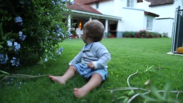 Родители Обращают Внимание Имя Ребенка Саду — стоковое видео
