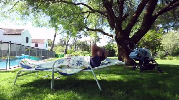 Older Man Resting Tree Home Backyard Lawn — 비디오