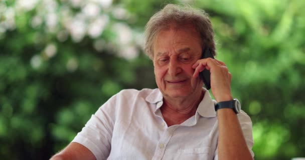 Retired Man Listening Conversation Phone Candid Real Life Older Senior — Stockvideo