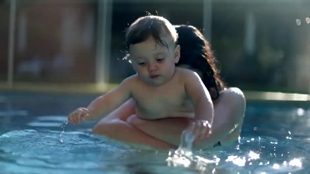 Mother Kissing Holding Baby Infant Swimming Pool Water — 비디오