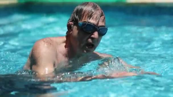 Senior Man Swimming Pool Older Retired Man Exercising Being Active — Stockvideo