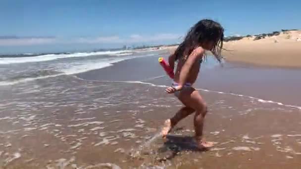 Happy Little Girl Child Running Beach — ストック動画