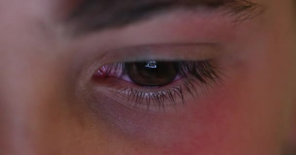 Boy Eye Staring Tablet Screen Playing Video Game Tech Macro — Vídeos de Stock